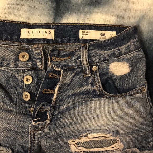 Bullhead Slouchy Distressed Denim Shorts Size 3 - Picture 2 of 6